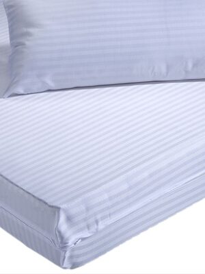 Funda de colchón de la marca Eden.